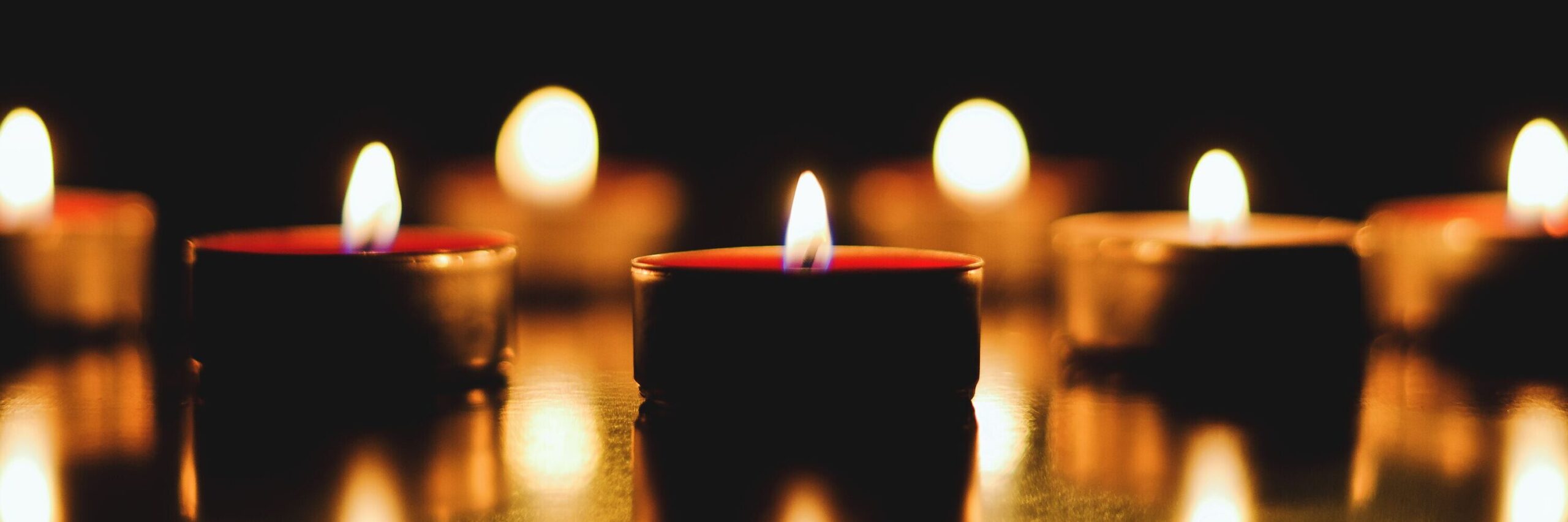 weboptimiert-Kerzen Nacht, saha_stozhko_Shutterstock.com