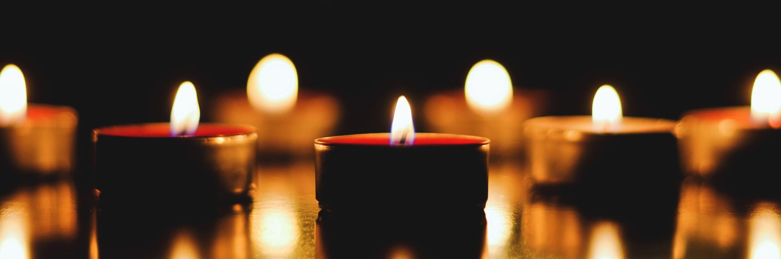 weboptimiert-Kerzen Nacht, saha_stozhko_Shutterstock.com